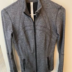 Lululemon size 4 zip up